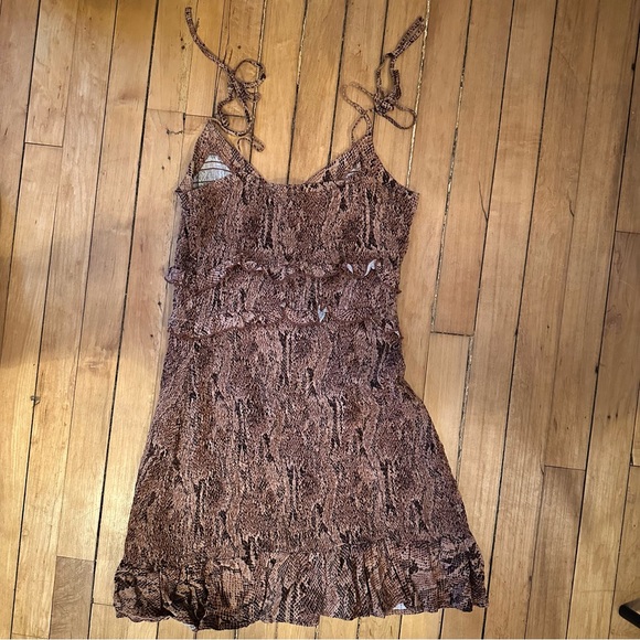 Snakeskin pattern rouched and ruffled express mini dress - Picture 6 of 7